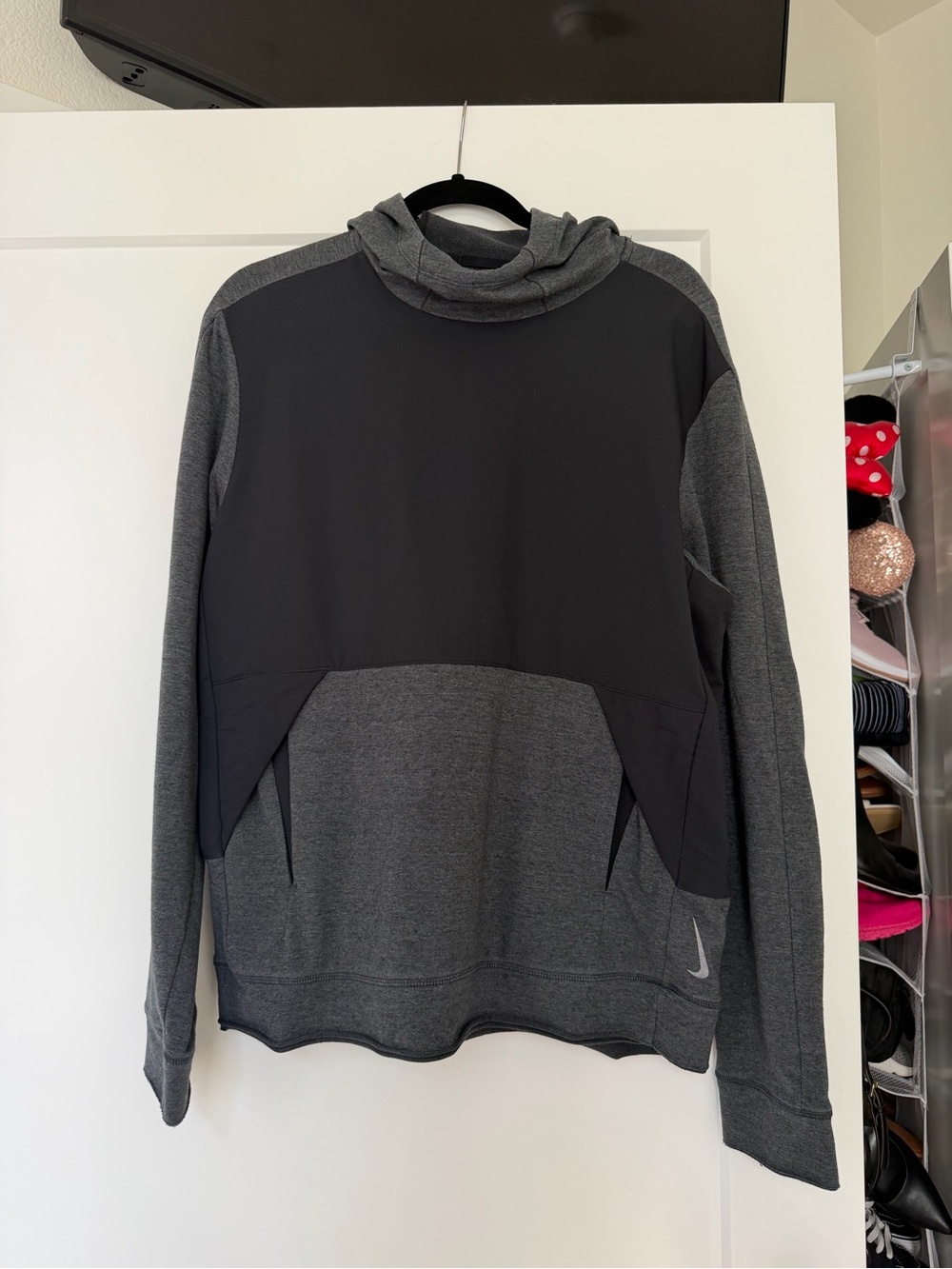 Nike Men’s Gray and Black Crewneck Pullover Sweater
